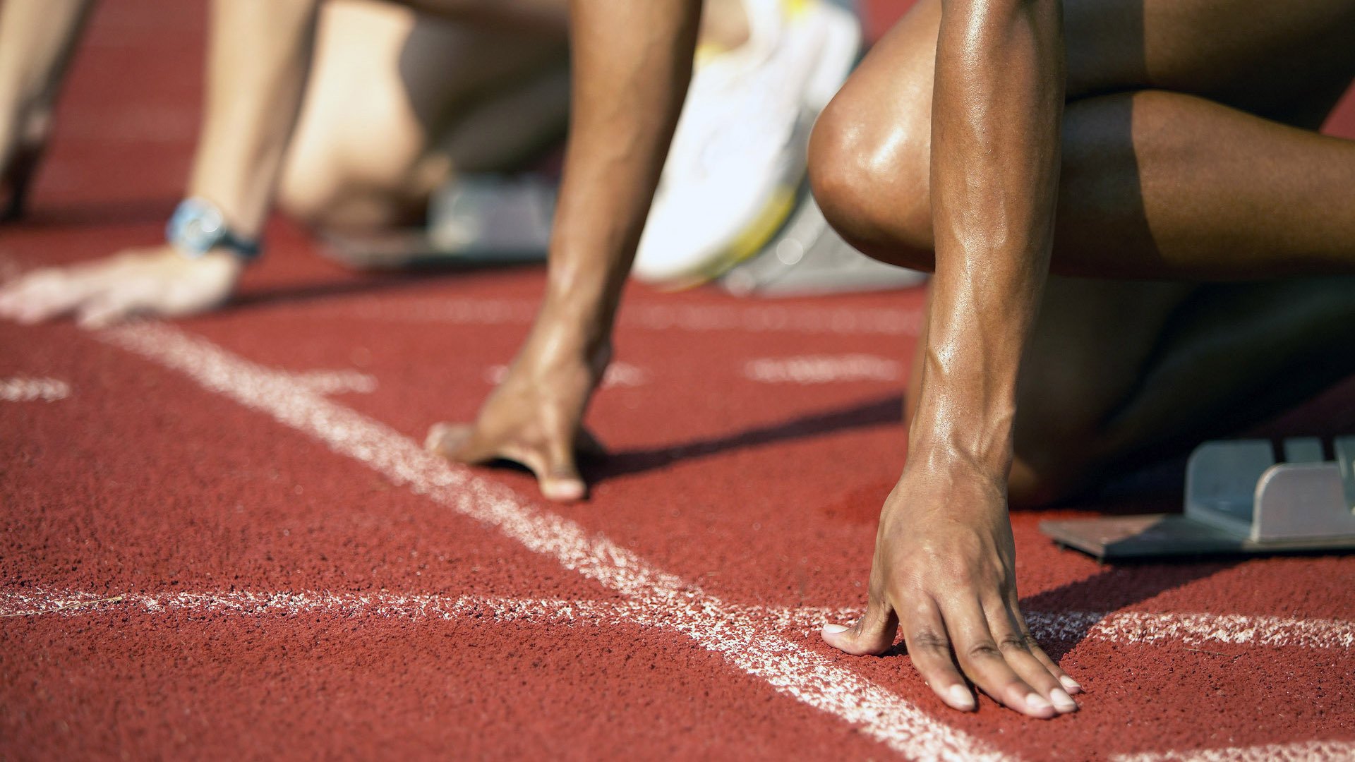  苏炳添复出首秀出彩，山东泰山主场血战丹佛掘金，豪取22连胜